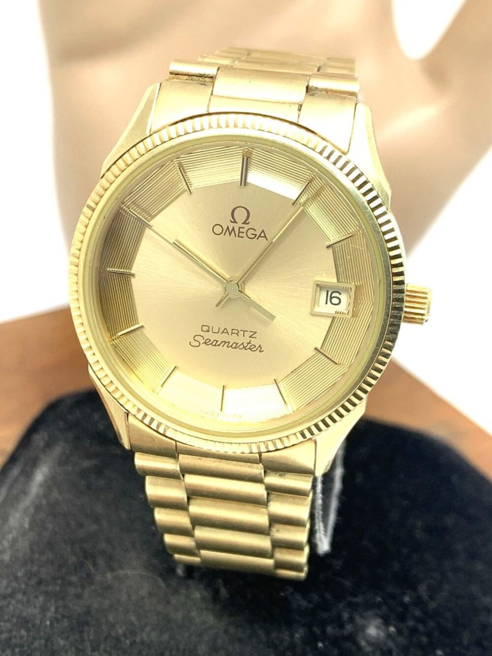 Omega Seamaster Men's Watch Vintage 1976 Swiss Quartz Pie Pan Date 14k Gold 33mm